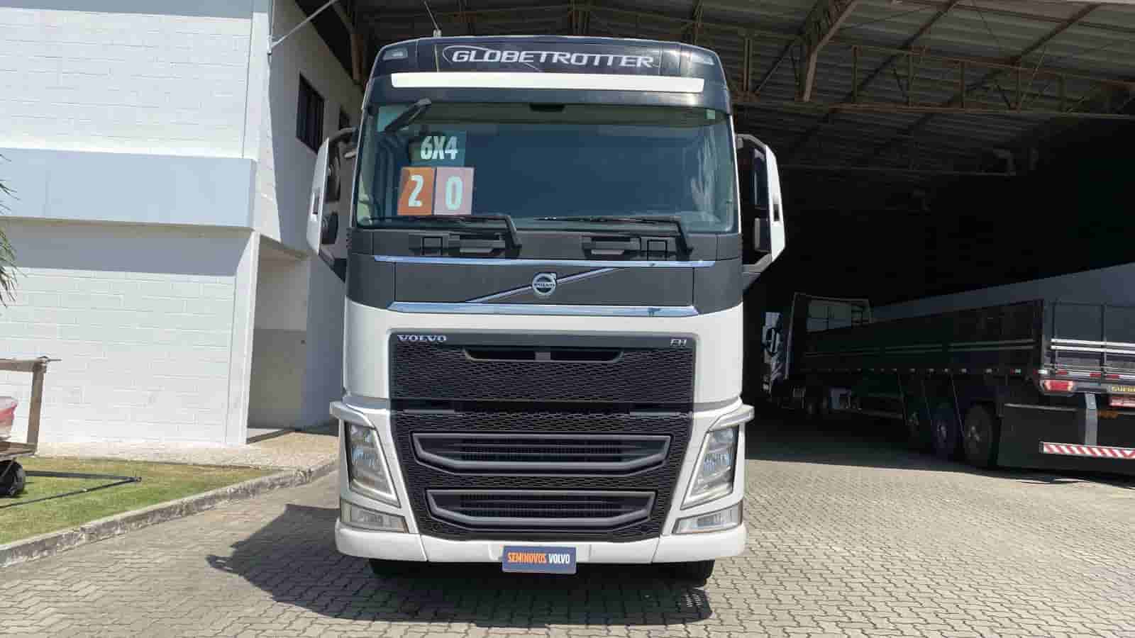 Caminhão Volvo FH 540 6x4T 2020 - imagem de fundo