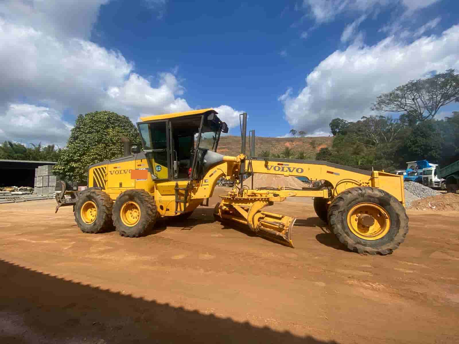 Motoniveladora Volvo G930 2014 - imagem de fundo