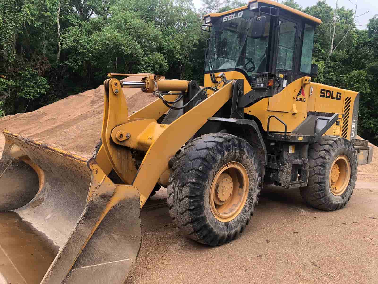 Pá Carregadeira SDLG L936 2019 - imagem de fundo