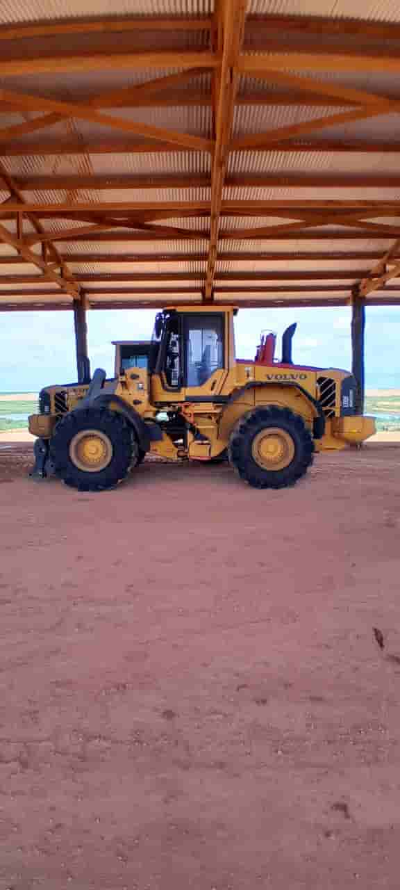 Pá Carregadeira Volvo L110F 2019 - imagem de fundo