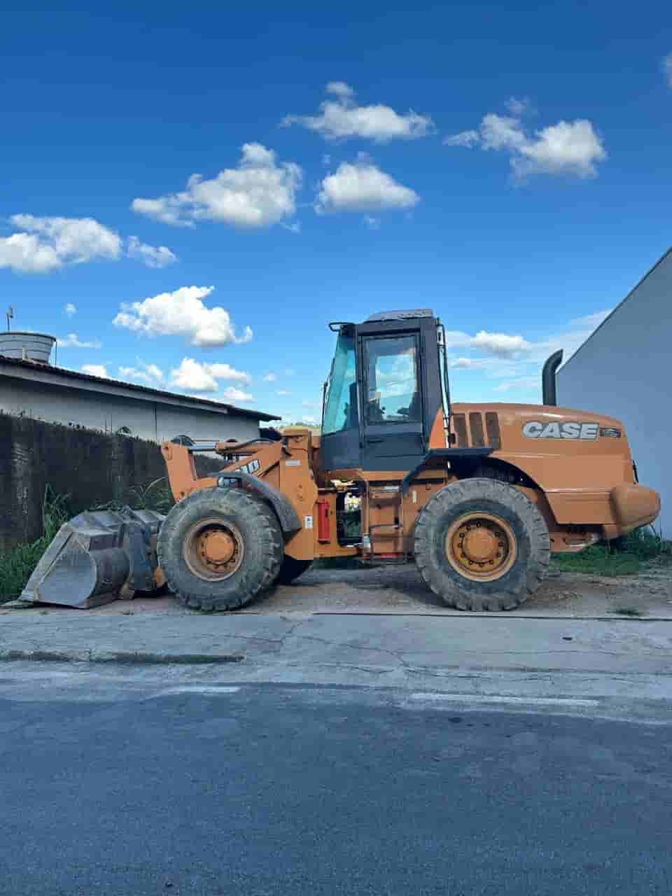 Pá Carregadeira Case 621D 2011 - imagem de fundo