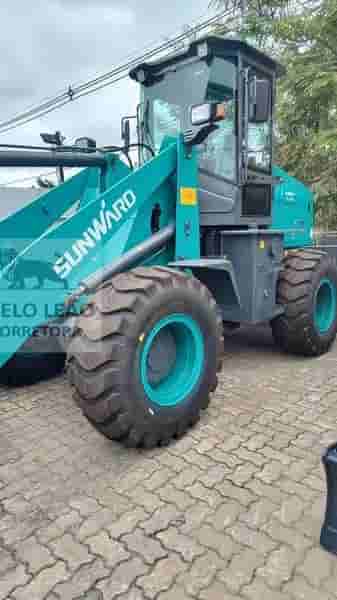 Pá Carregadeira SUNWARD SL32W 2024