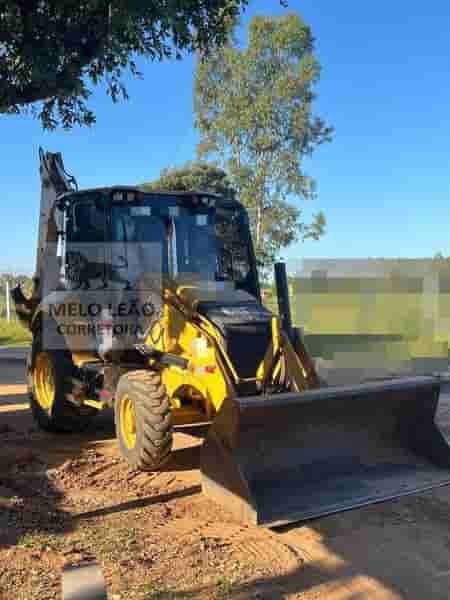 Retroescavadeira Caterpillar 416F2 2021