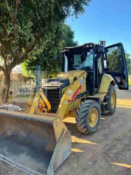 Retroescavadeira Caterpillar 416F2 2021