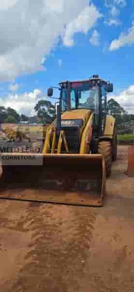 Retroescavadeira Caterpillar 416F2 2020