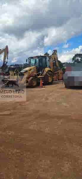 Retroescavadeira Caterpillar 416F2 2020