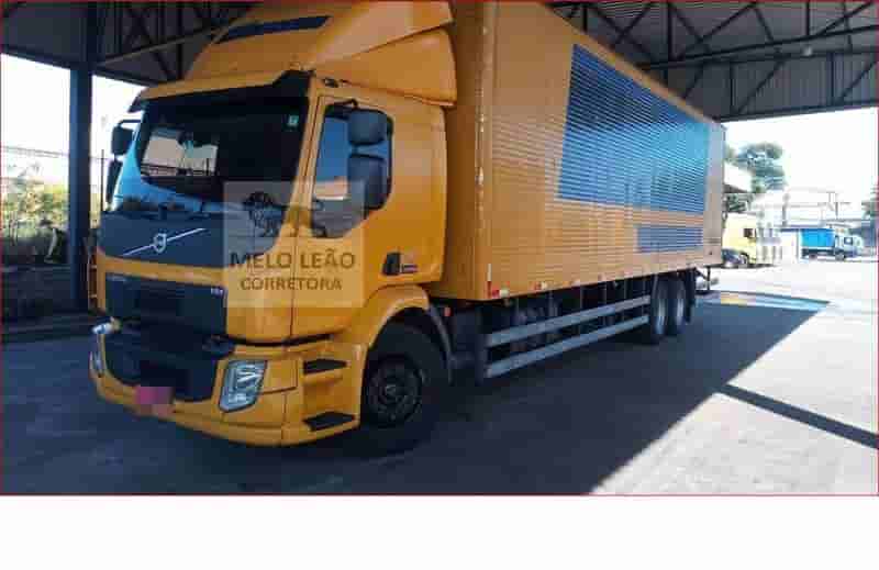 Caminhão Volvo VM 270 2019