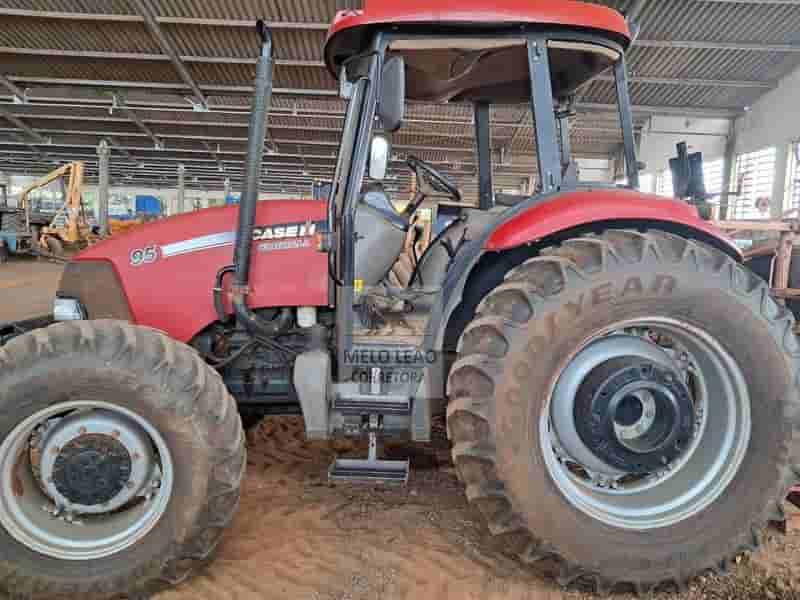 Trator agrícola Case Farmall 95 2018