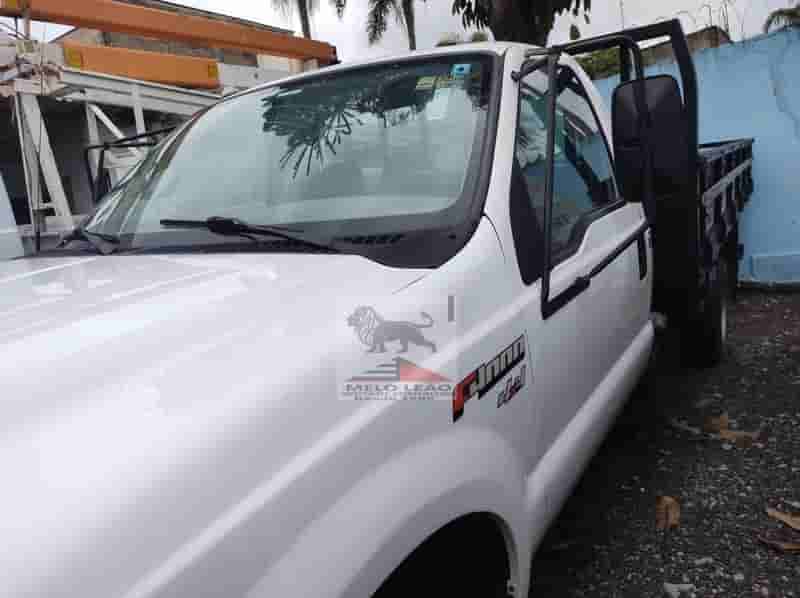 Caminhão Ford F4000 4x4 2018