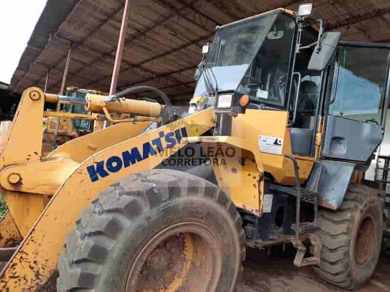 Pá Carregadeira Komatsu WA200 2018