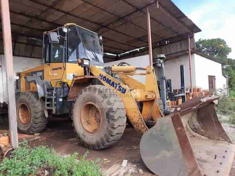 Pá Carregadeira Komatsu WA200 2018