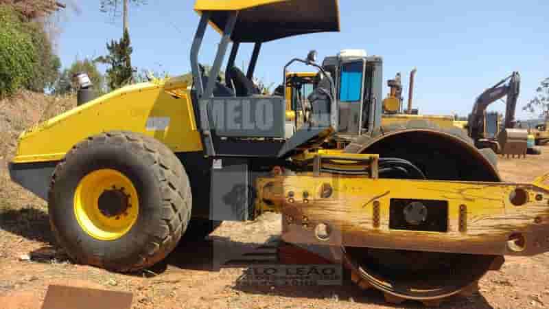Rolo compactador Bomag BW211 D40 2014