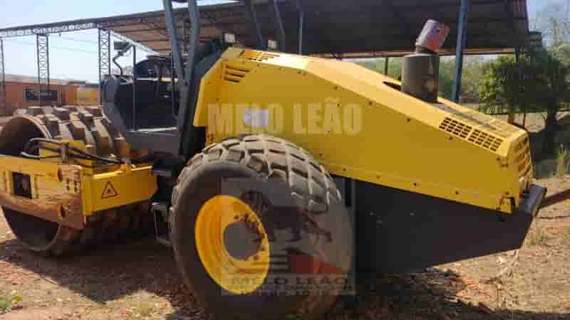 Rolo compactador Bomag BW211 D40 2014