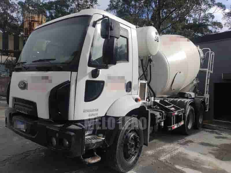 Plantadeira Ford / Siti Cargo 2629 / 8 m³ 2014