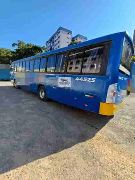 Ônibus Comil Svelto 2013