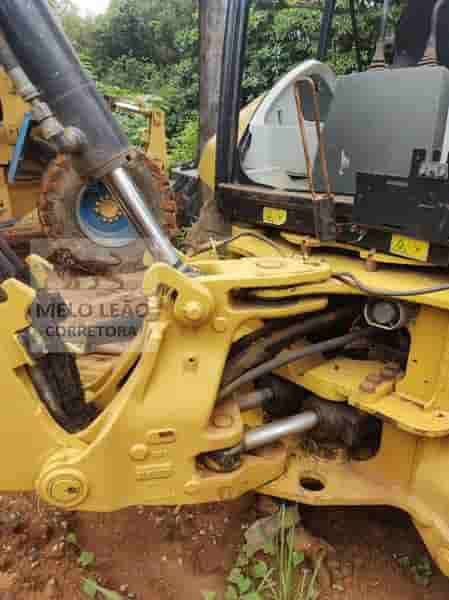 Retroescavadeira Caterpillar 416E 2013