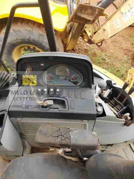 Retroescavadeira Caterpillar 416E 2013