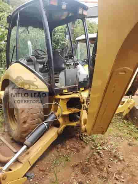 Retroescavadeira Caterpillar 416E 2013