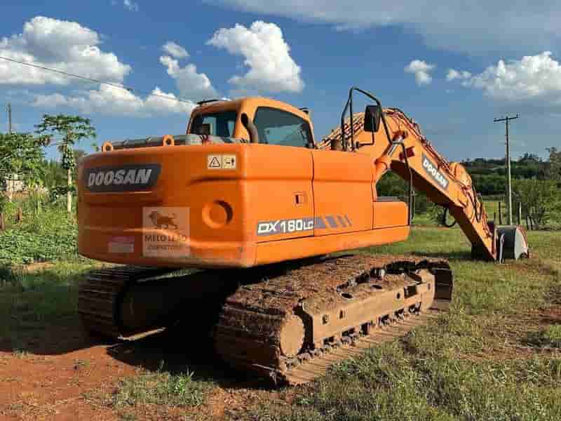 Escavadeira Doosan DX180LC 2013