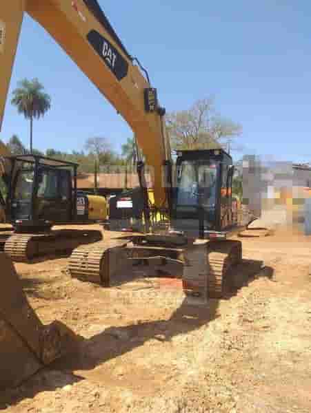 Escavadeira Caterpillar 320D 2013