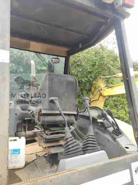 Retroescavadeira New Holland B95B 2013
