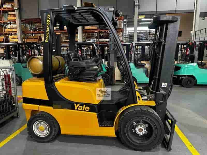 Empilhadeira Yale GDP 060 VX 2011 - imagem de fundo