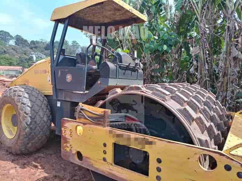 Rolo compactador Bomag BW211 D40 2010 - imagem de fundo