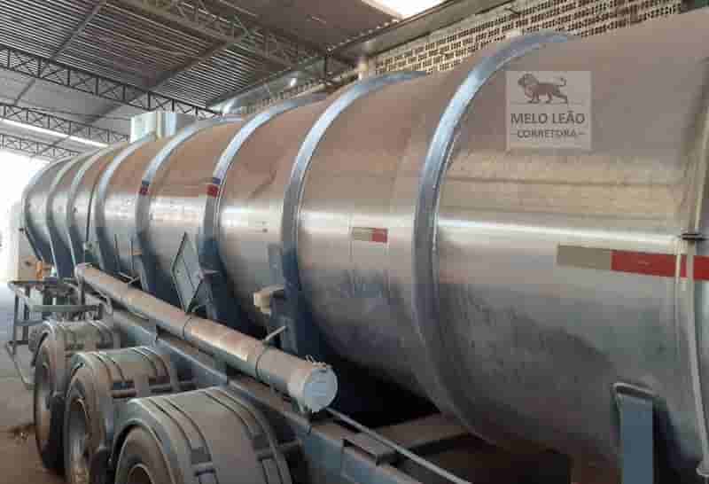Carreta Kronorte tanque ST27 Inox 20.000 Litros 2005 - imagem de fundo