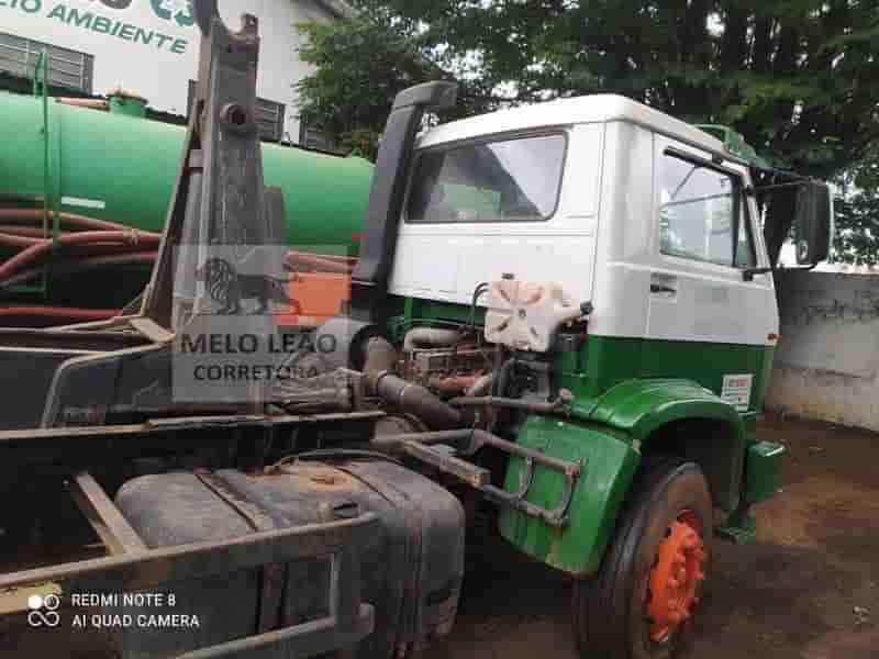 Roll On Imave Volkswagen 24.250 Work 6x4 1996 - imagem de fundo