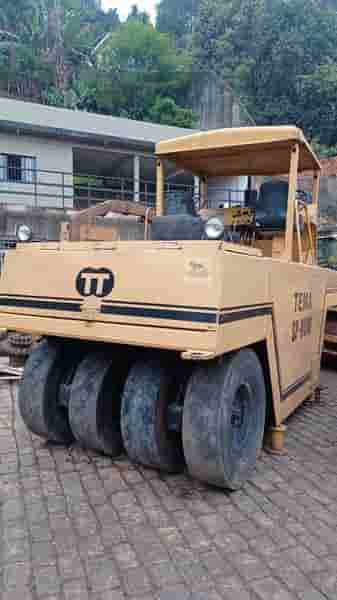 Rolo compactador Tema Terra SP8000 1995 - imagem de fundo