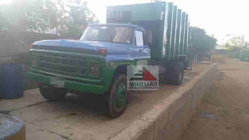 compactador de lixo Ford / Equitrans F-11000 / 15m³ 1989 - imagem de fundo