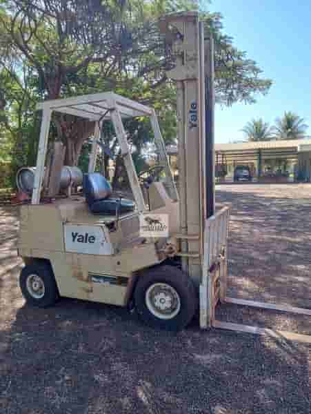 Empilhadeira Yale 275 1980