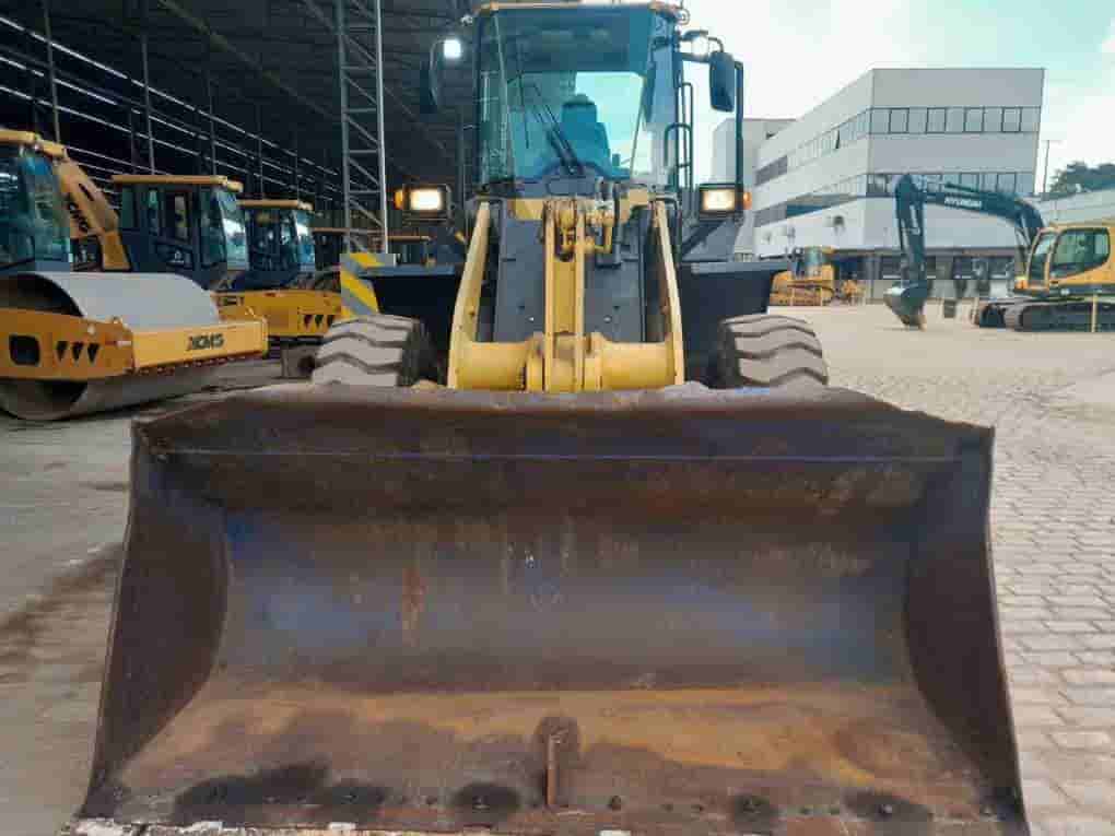 Pá Carregadeira Komatsu WA200 2018