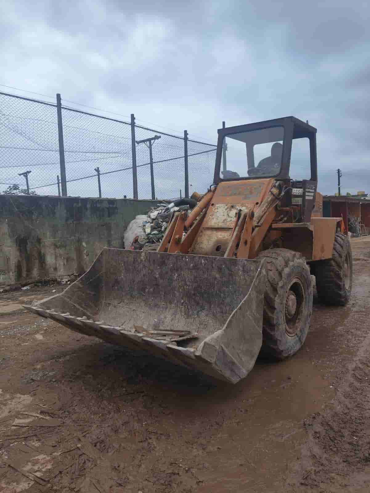 Pá Carregadeira Case W20E 1998