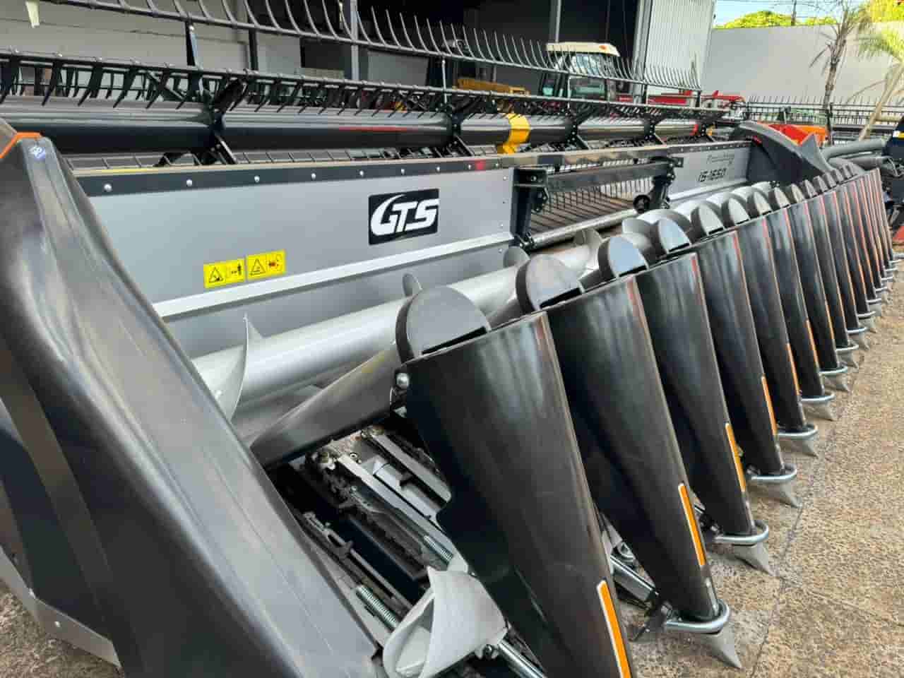 Implementos para Colheita GTS Plataforma de Milho GTS 2024 - imagem de fundo