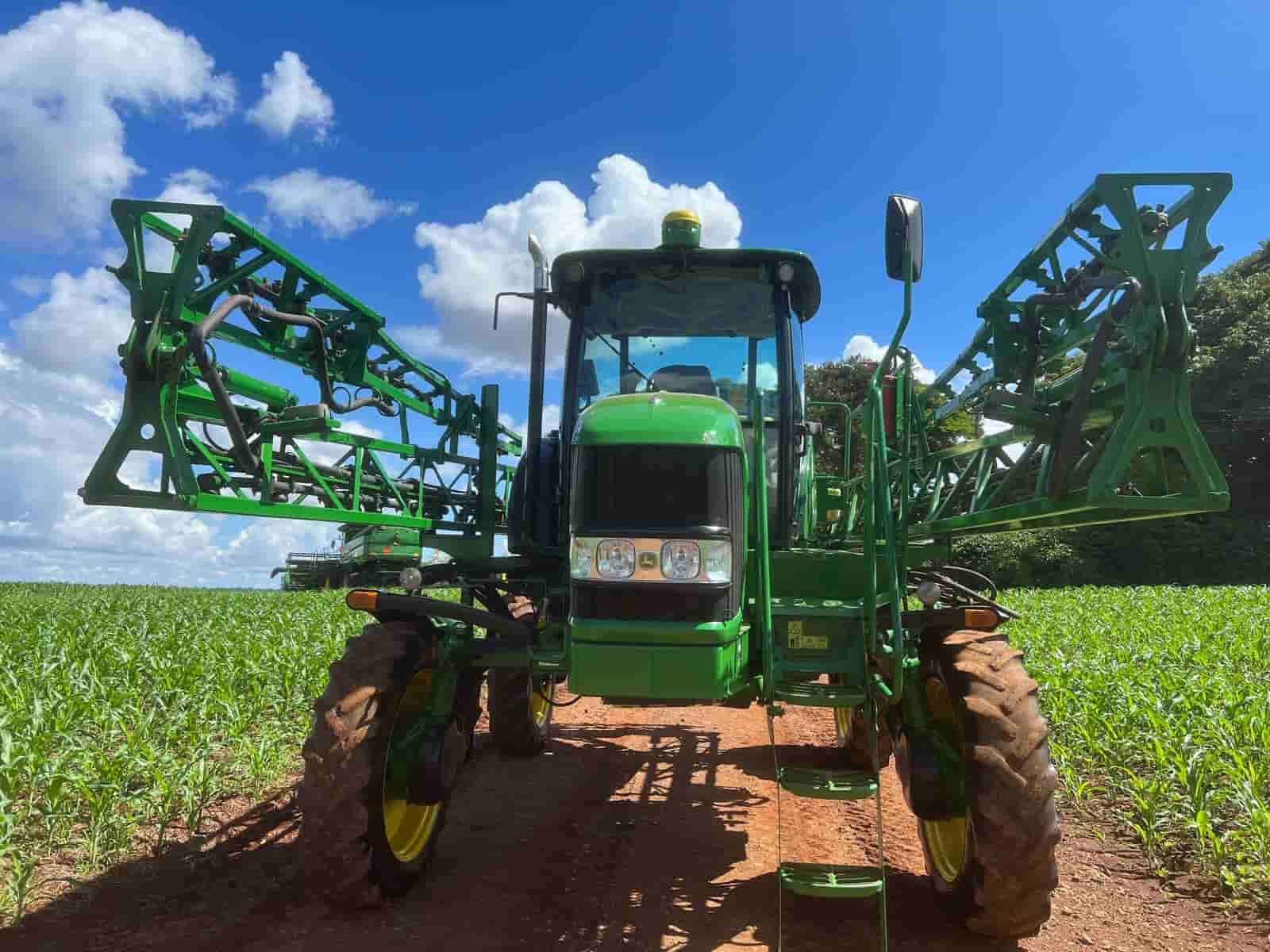 Pulverizador Autopropelido John Deere 4630 2014 - imagem de fundo