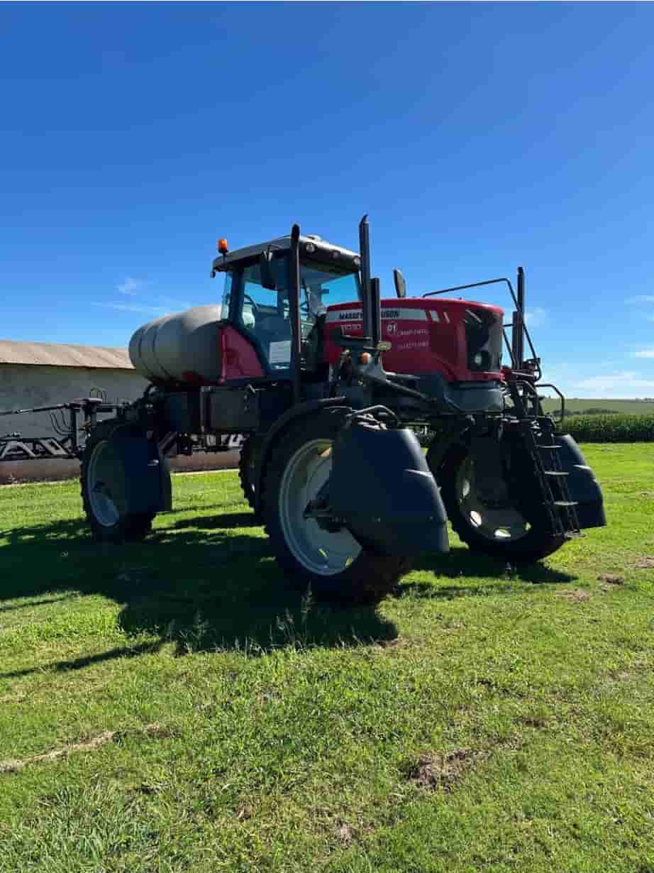 Pulverizador Autopropelido Massey Ferguson MF 9030 2015 - imagem de fundo