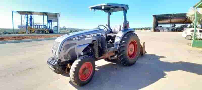 Trator agrícola Agrale 5075.4 2018 - imagem de fundo