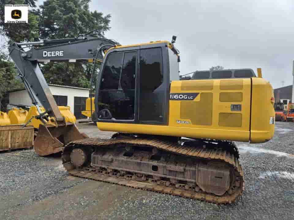 Escavadeira John Deere 160GLC 2021 - imagem de fundo