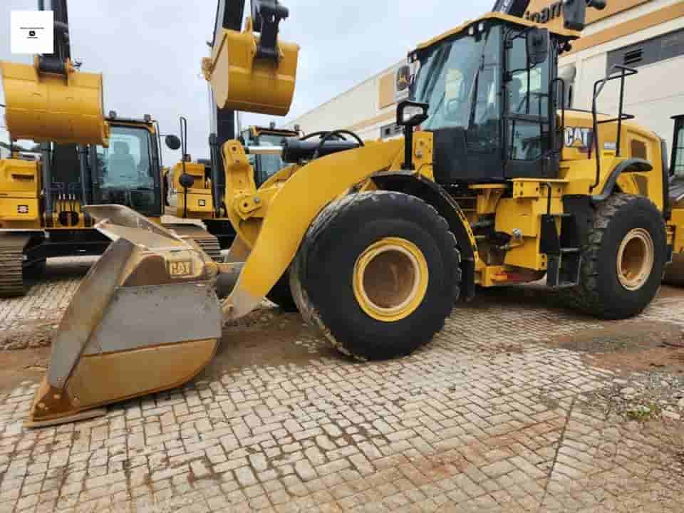 Pá Carregadeira Caterpillar 950L 2020 - imagem de fundo