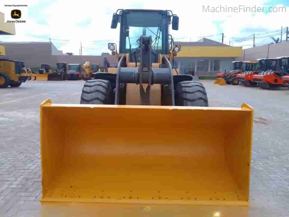 Pá Carregadeira John Deere 524K 2022 - imagem de fundo