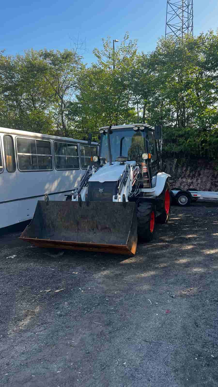 Retroescavadeira Bobcat B760 2024