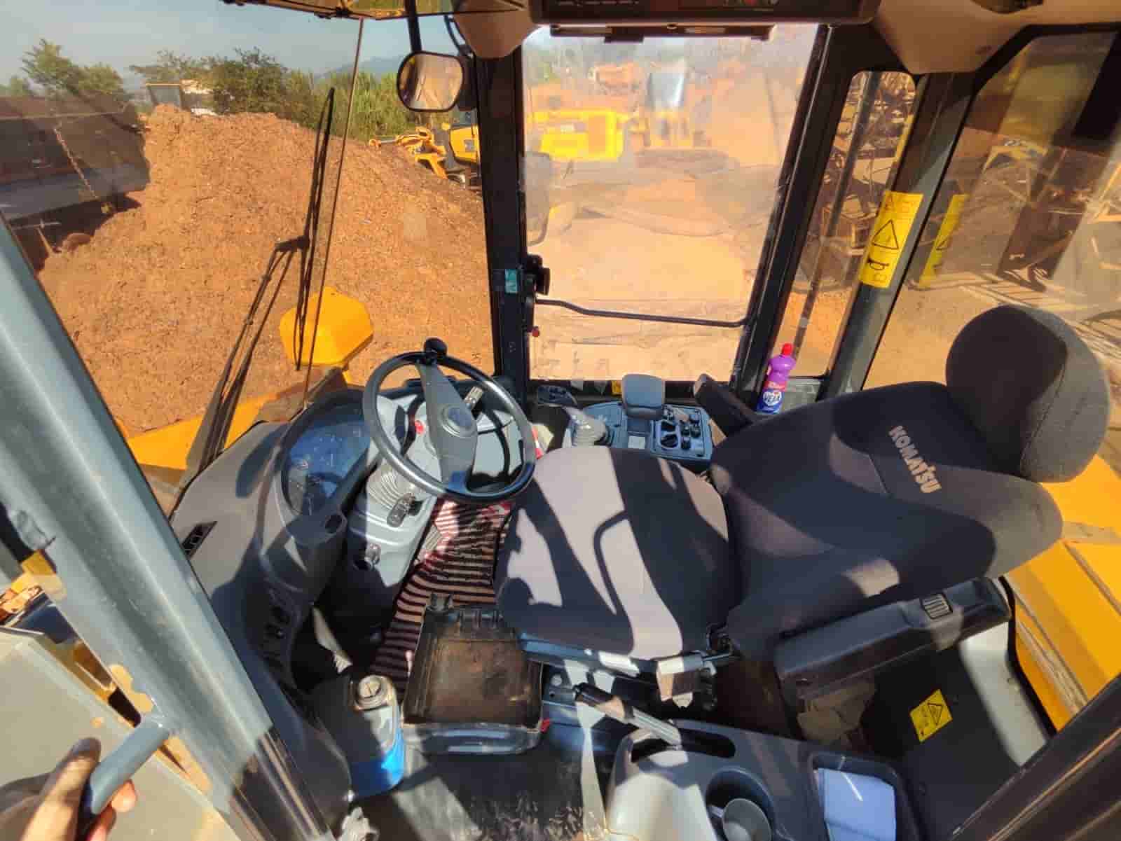 Pá Carregadeira Komatsu  WA320 2022