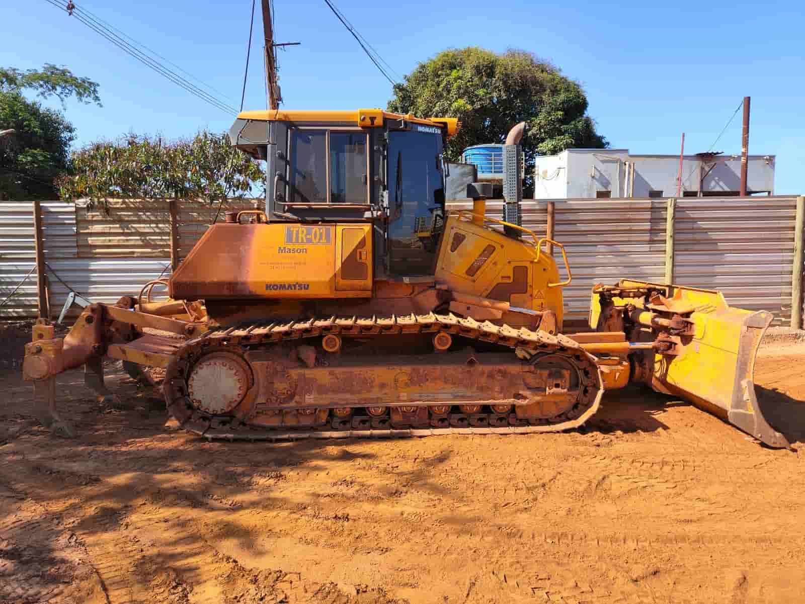 Trator de esteira Komatsu D61 2022