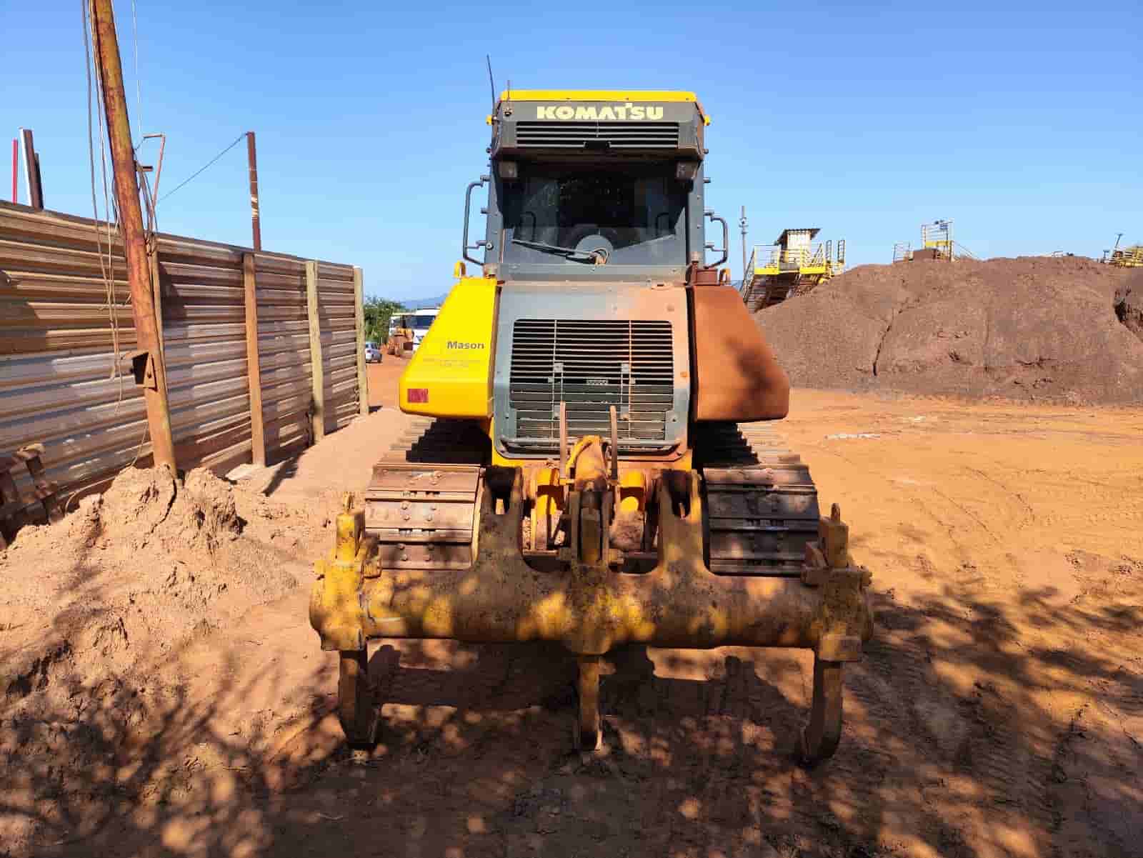 Trator de esteira Komatsu D61 2022