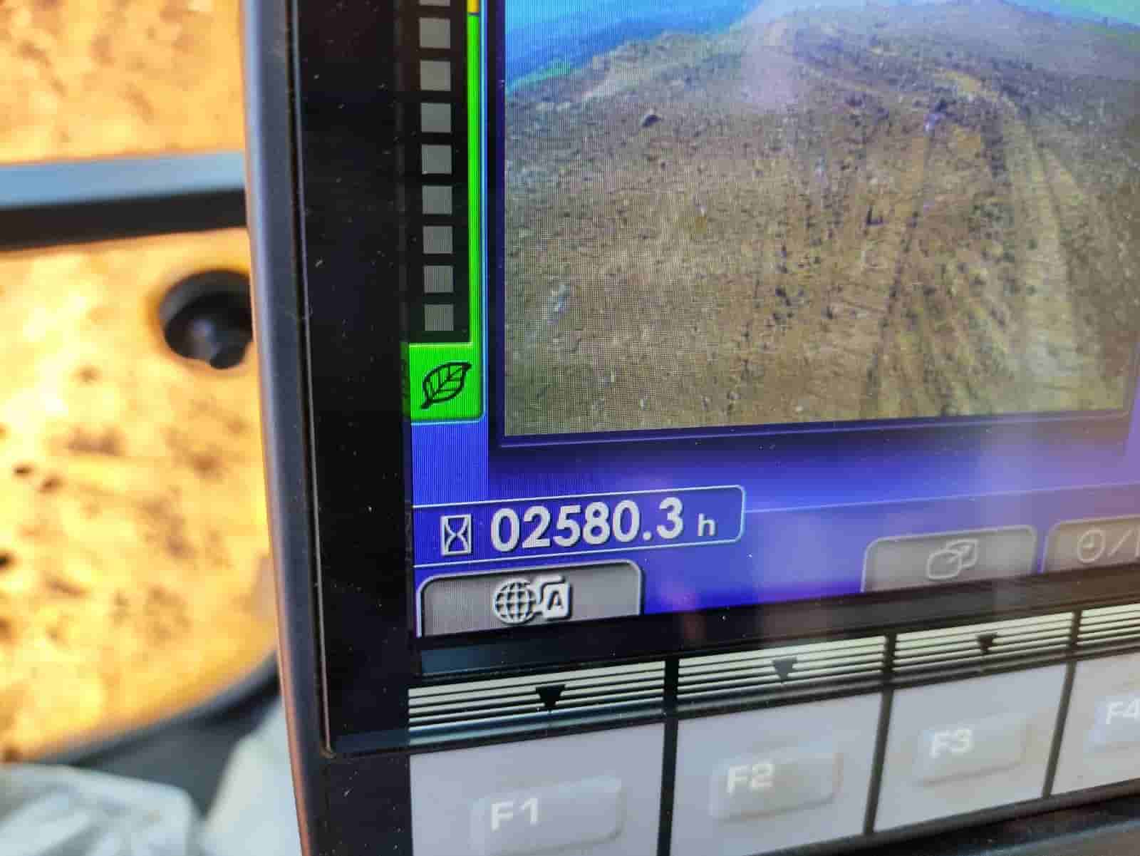 Escavadeira Komatsu PC210 2023
