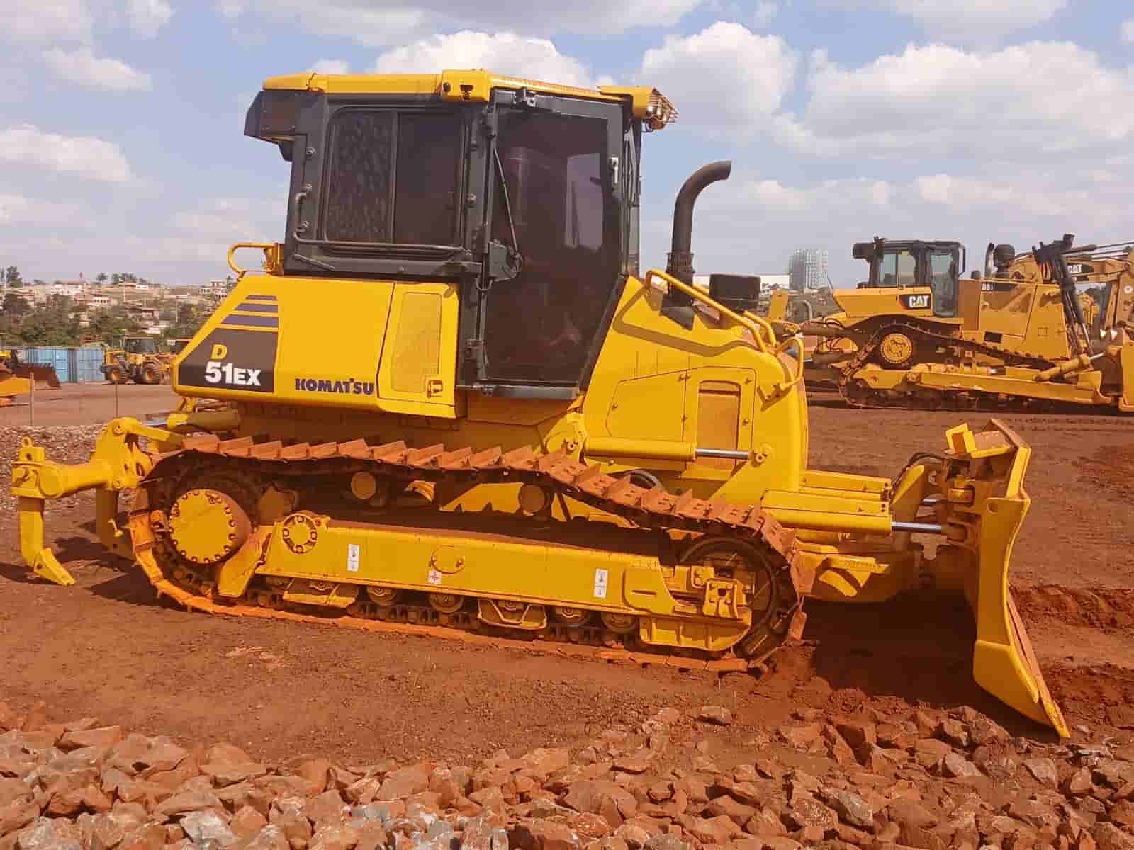 Trator de esteira Komatsu D51 2014