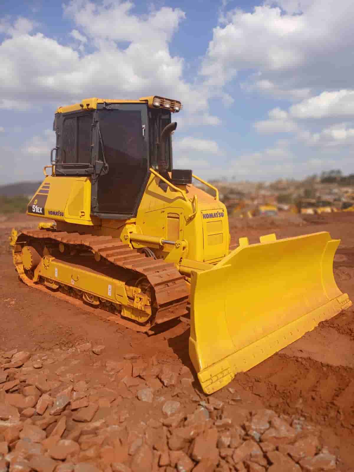 Trator de esteira Komatsu D51 2014