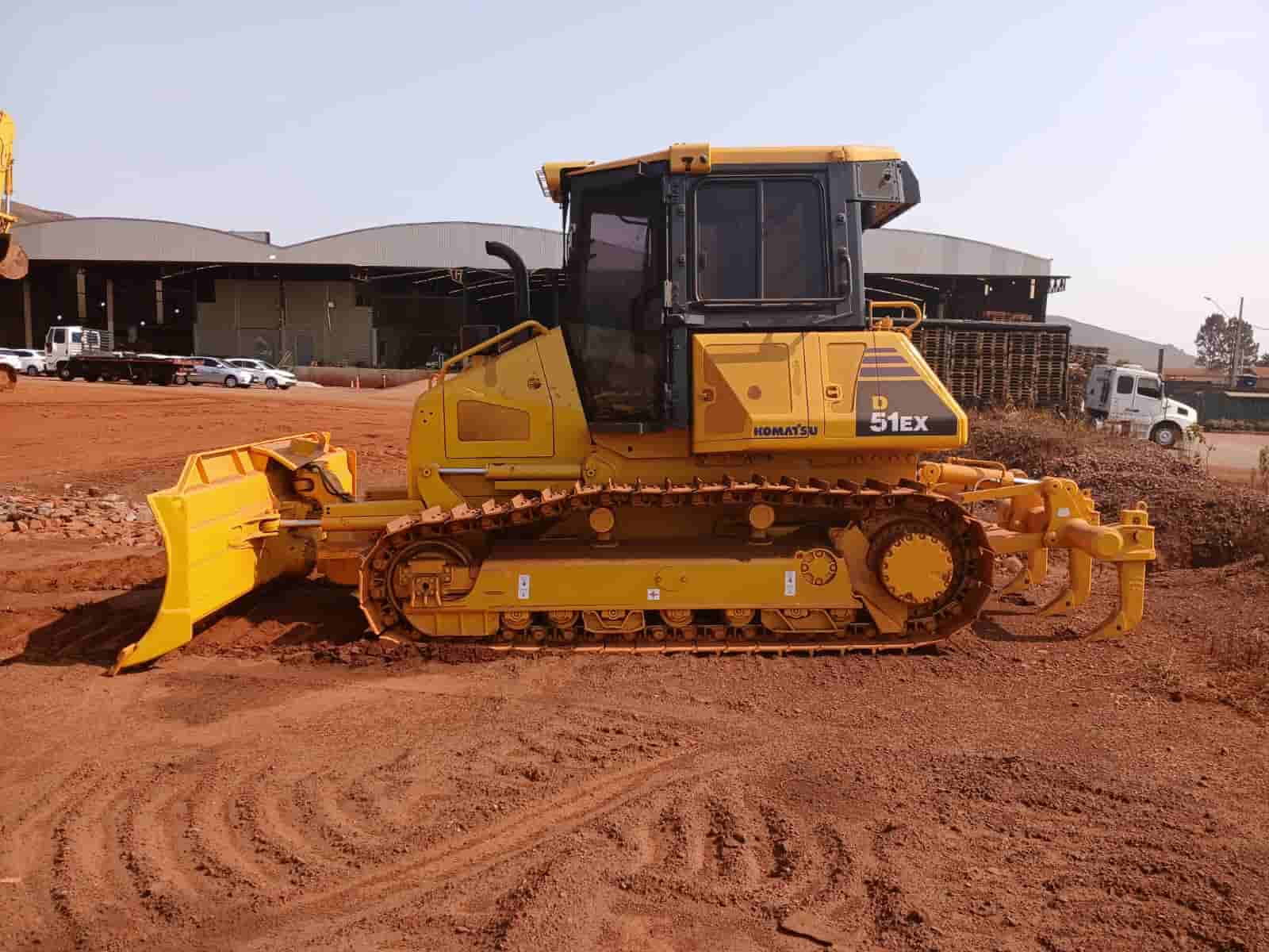Trator de esteira Komatsu D51 2014