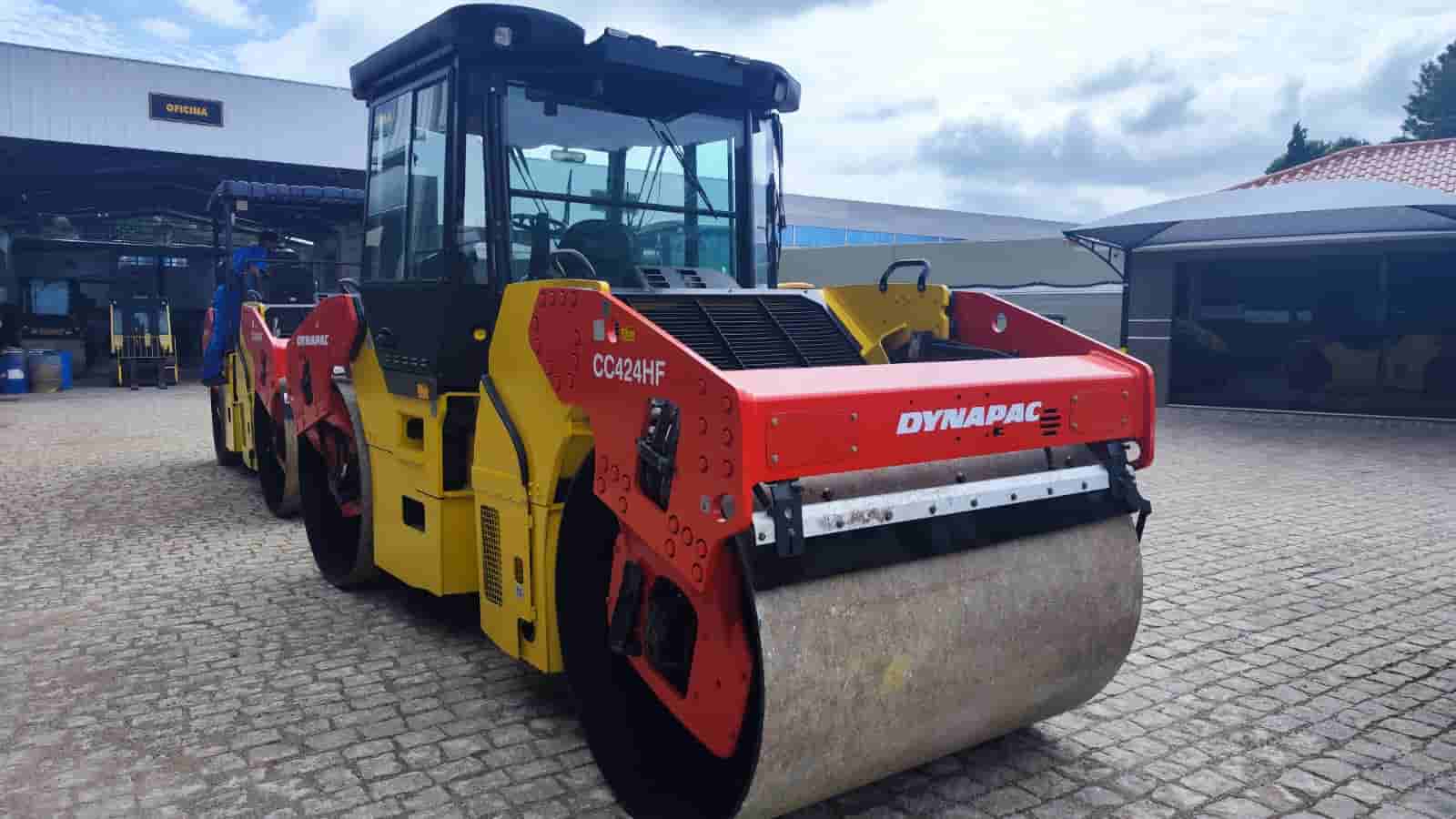 Rolo compactador Dynapac CC242-HF 2011